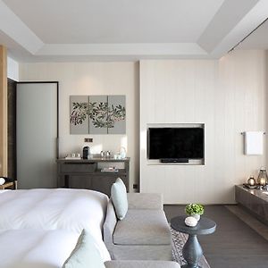 Grand Panoramic Ocean View Twin